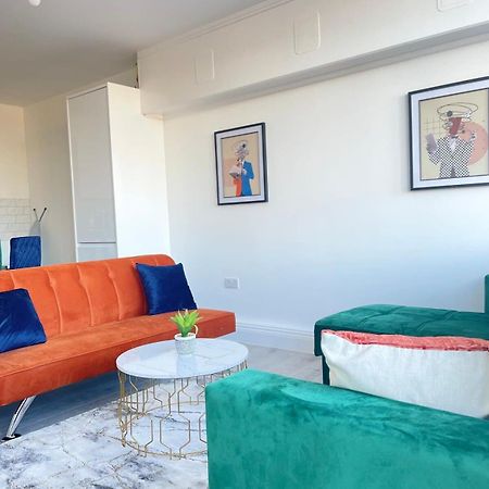 1 Bedroom Apartment - Flitwick - Contractor Friendly - Tourist Ready - Full Kitchen - Wifi - Smart Tv - Sofa Bed - Free Parking - Ideal For Short Or Long Stays ภายนอก รูปภาพ