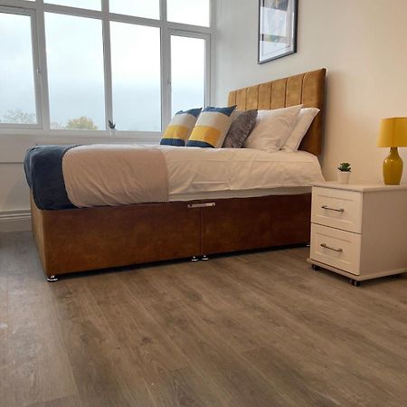 1 Bedroom Apartment - Flitwick - Contractor Friendly - Tourist Ready - Full Kitchen - Wifi - Smart Tv - Sofa Bed - Free Parking - Ideal For Short Or Long Stays ภายนอก รูปภาพ